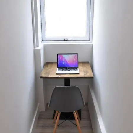 Luxury Large Stylish 2 Bed Apt, Sandymount Village 都柏林